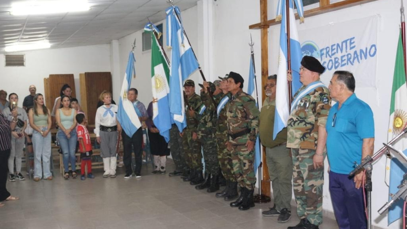 Excombatientes y movilizados chaqueños conmemoraron el primer izamiento del Pabellón Nacional en Malvinas