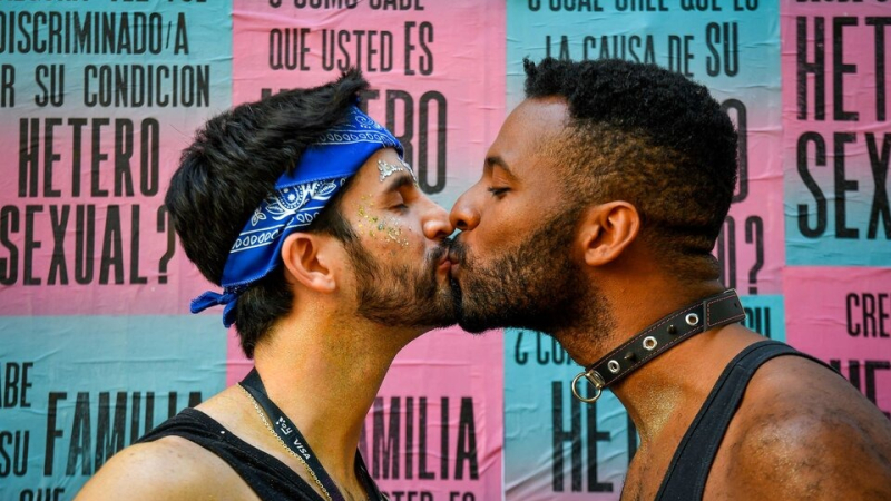 El Papa Francisco aprobó el bautismo para hijos de parejas homosexuales y personas transgénero