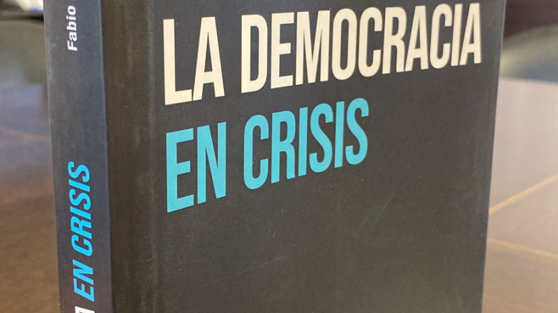 Presentan el libro de Fabio Prette "La democracia en crisis"