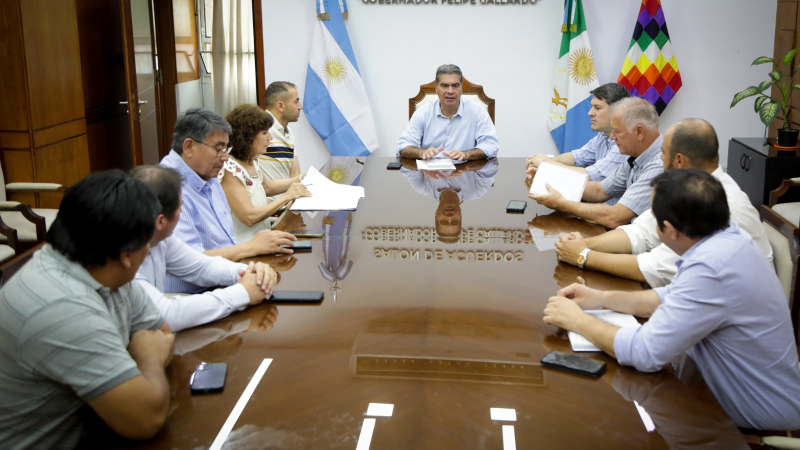 Municipios afectados por sequía e inundaciones reicibirán fondos no reintegrables