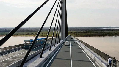 Sergio Massa firmó el contrato para la construcción del segundo puente