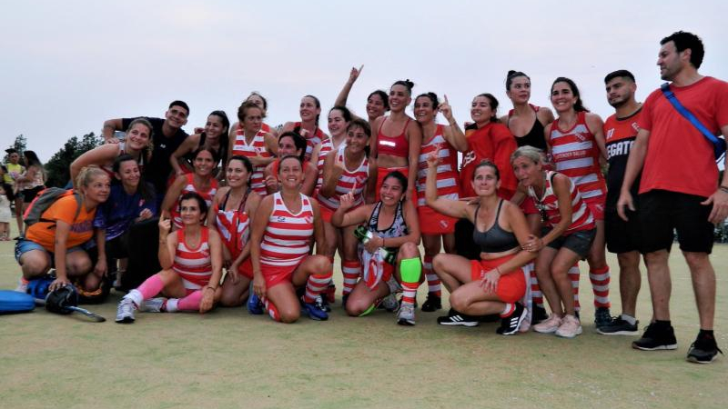 El hockey de Regatas B sacó boleto a la elite