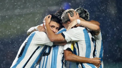 Con gol del Diablito Echeverri, Argentina pasó a cuartos de final donde la espera Brasil