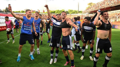 Ganó Gimnasia y Colón descendió a la B Nacional
