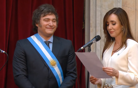 Milei jurando.png