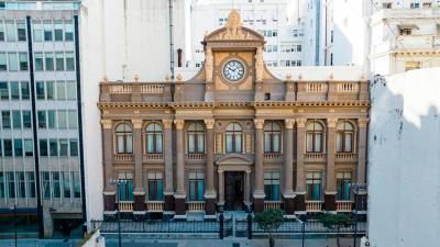 El Banco Central dispuso limitar las operaciones en el mercado oficial de cambios