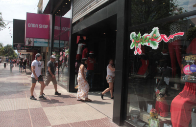 Ventas navideñas crecieron a fuerza de promociones y menor ganancia para comercios