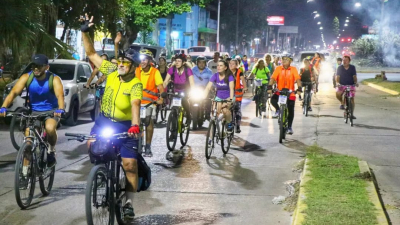 Resistencia en dos ruedas, bajo las estrellas y lupulada