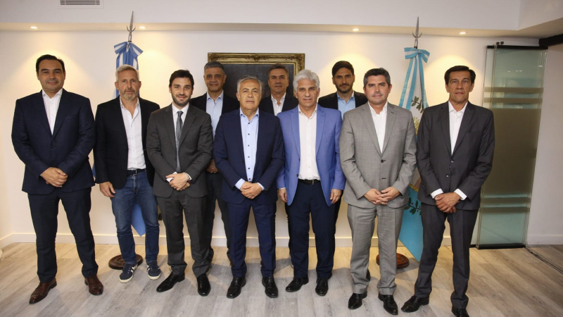 Zdero y demás gobernadores de JxC rechazaron expresiones del gobierno nacional