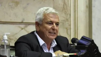 "El gobierno tiene que entender que a los sopapos no se saca nada"