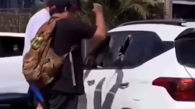Le robaron la mochila, persiguió al ladrón y recuperó todo