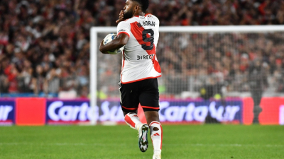 Con doblete de Borja, River le dio vuelta a Rosario Central un partido clave