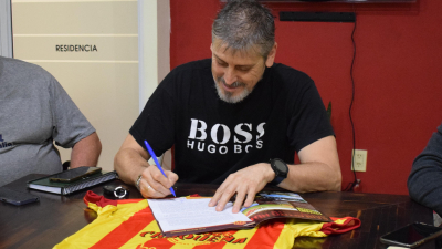 "Indio" Ortiz llegó, puso la firma y asume el lunes como DT de Sarmiento