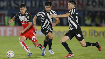 River pisó fuerte ante Libertad en Paraguay y quedó a un paso de la clasificación