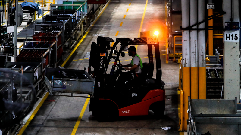 La UIA informó que la actividad industrial acumula 9 meses con bajas