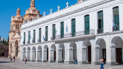 El gobierno dice que el Pacto de Mayo se hará "con la ciudadanía" si no hay ley