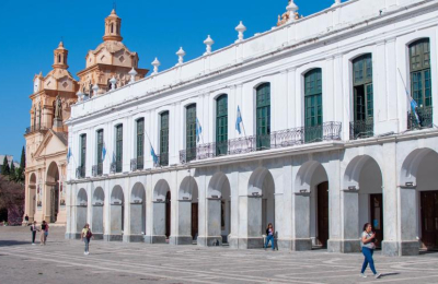 El gobierno dice que el Pacto de Mayo se hará "con la ciudadanía" si no hay ley