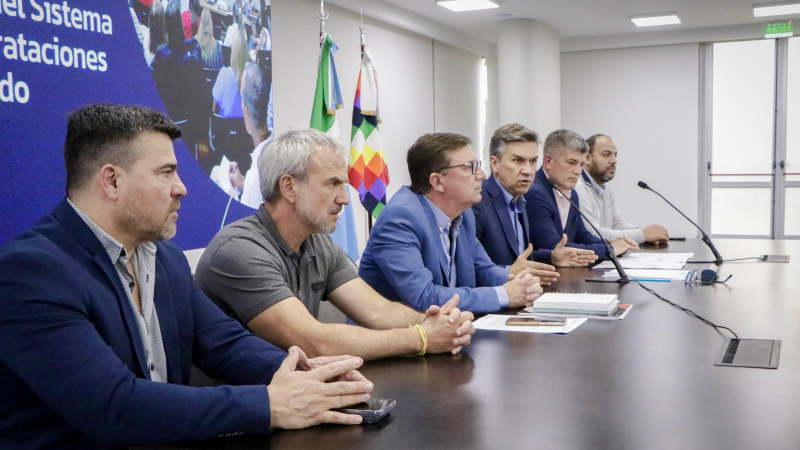 El gobierno presentó el nuevo régimen de contrataciones en el Estado