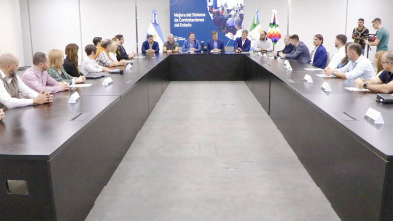 Eficiencia y transparencia: el gobernador presentó nuevo régimen de contrataciones
