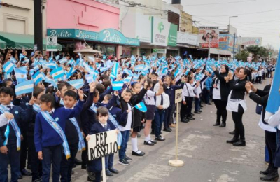En Sáenz Peña, cerca de dos mil alumnos prometieron lealtad a la Bandera argentina