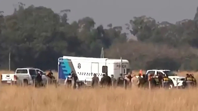 Buscan el cuerpo de Loan en el campo de la abuela del niño