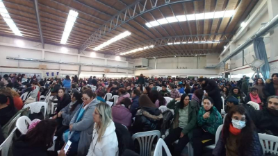 Los maestros quieren una ley que controle las faltas de los diputados