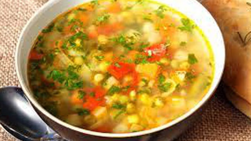 Caldo contra el frío: receta fácil y con muy pocos ingredientes para enfrentar las bajas temperaturas del invierno