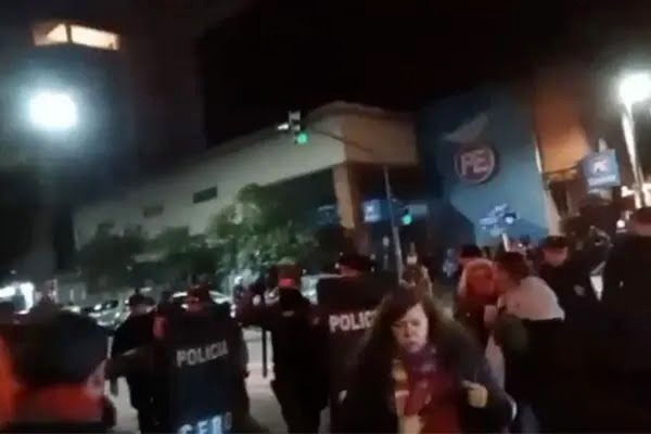 tucumásn represión.jpg