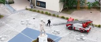 Poli en Bienal 2.JPG