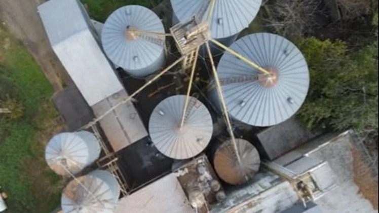 silos.jpg