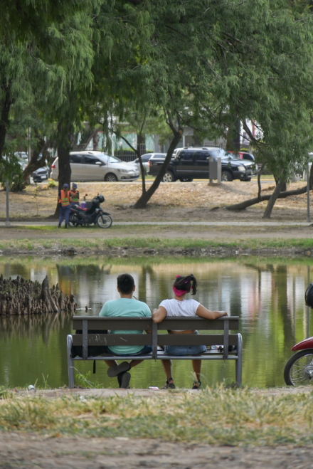 parque 2 de febrero pareja.JPG