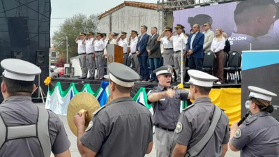 El gobernador celebró la incorporación de 220 miembros al servicio penitenciario