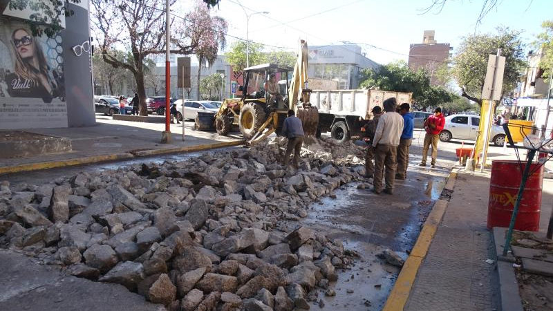 Tránsito caótico en el microcentro de la capital chaqueña