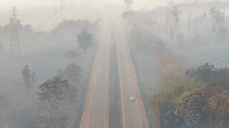 Despliegan aviones militares en Brasil para combatir los incendios en el estado de San Pablo y hay dos detenidos