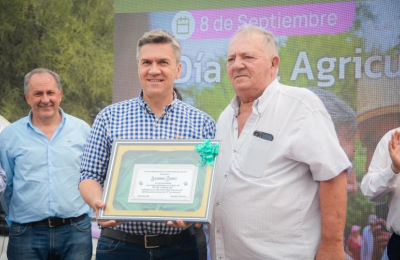 "El campo es nuestro puntal fundamental para salir adelante", dijo Zdero