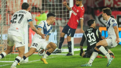 Vélez pelea en todos los frentes: eliminó al "Rojo" y espera por Boca o Gimnasia