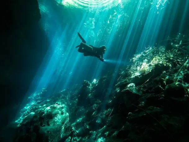 Yucatan cenote 2.JPG