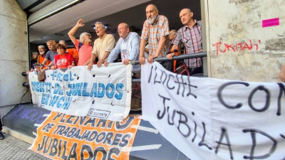 "Los jubilados tienen que decidir si comen o compran medicamentos"