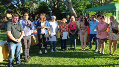 Vecinos de dos barrios se unieron para tener su feria