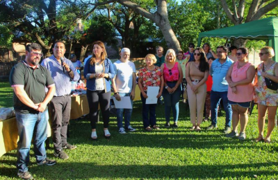 Vecinos de dos barrios se unieron para tener su feria