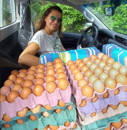 cynthia-kaplan-y-sus-huevos.jpg