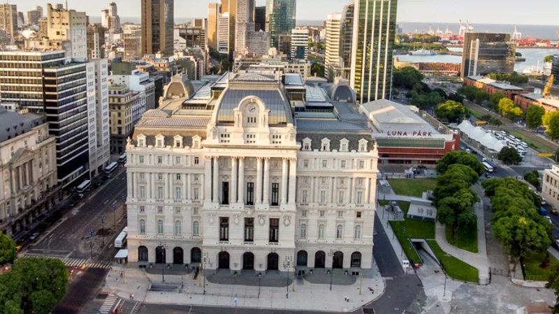 El Gobierno concesionará espacios del Palacio Libertad para fines gastronómicos