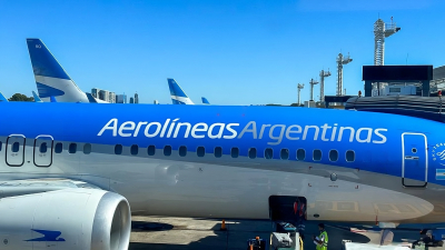 Aerolíneas Argentinas y los sindicatos aeronáuticos firmaron un acuerdo con modificaciones laborales