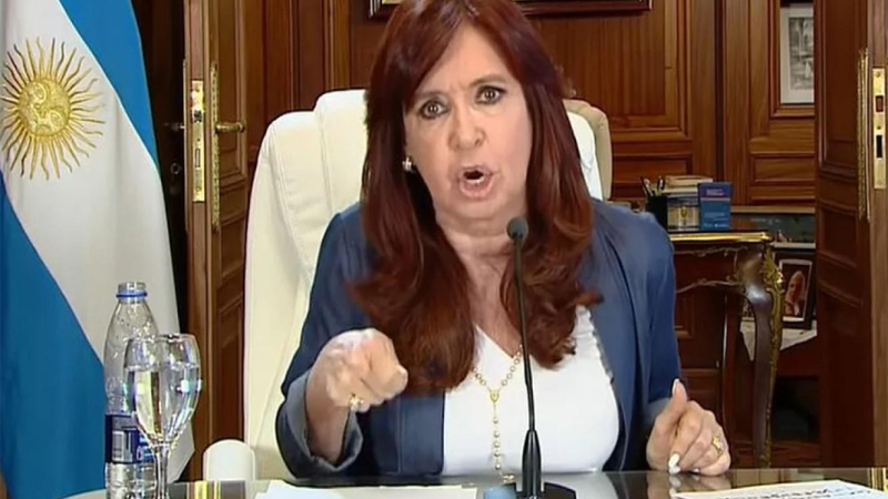 "¿Ahora querés juzgar el honor y desempeño de los expresidentes?"