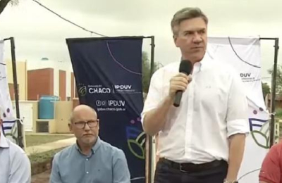 El gobernador entregó viviendas del programa "Casa propia"