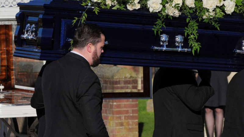En un velorio íntimo, despiden los restos de Liam Payne
