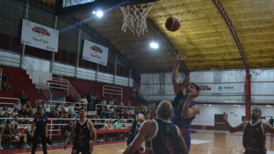 Villa San Martín y Regatas se adelantaron en la serie y buscarán la final la semana próxima