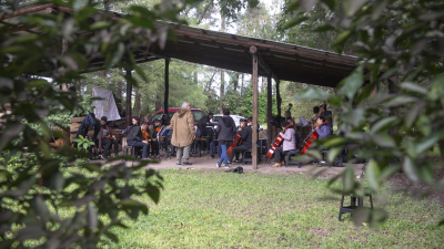 La Orquesta Comunitaria "Cruce Viejo" cierra el año con un concierto a puro rock