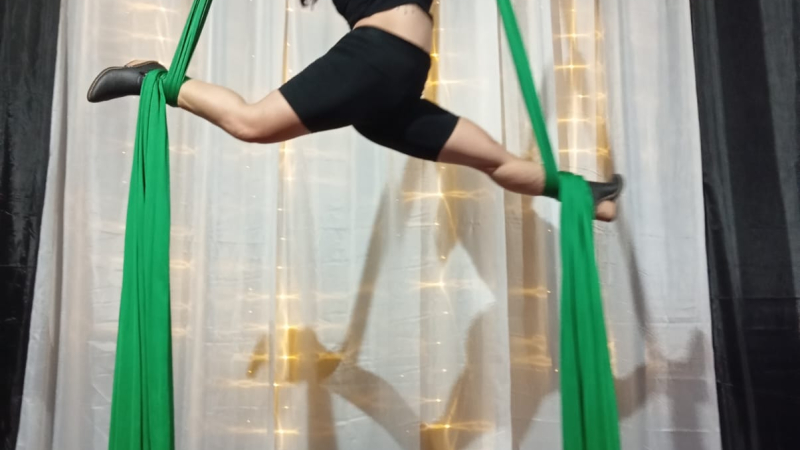 Moni Galeano: "Elegí la acrobacia aérea como mi estilo de vida"