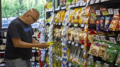 En comercios de cercanía, la canasta navideña se vende prácticamente al doble que el año pasado